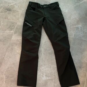 KUIU Men's Black Cargo Pants